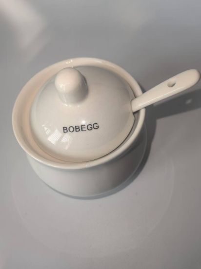 图片 Salt and pepper shakers