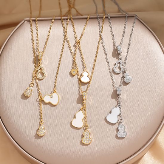 图片 Real gold electroplated tassel gourd series titanium steel necklace for women fashion versatile internet celebrity popular collarbone chain jewelry wholesale